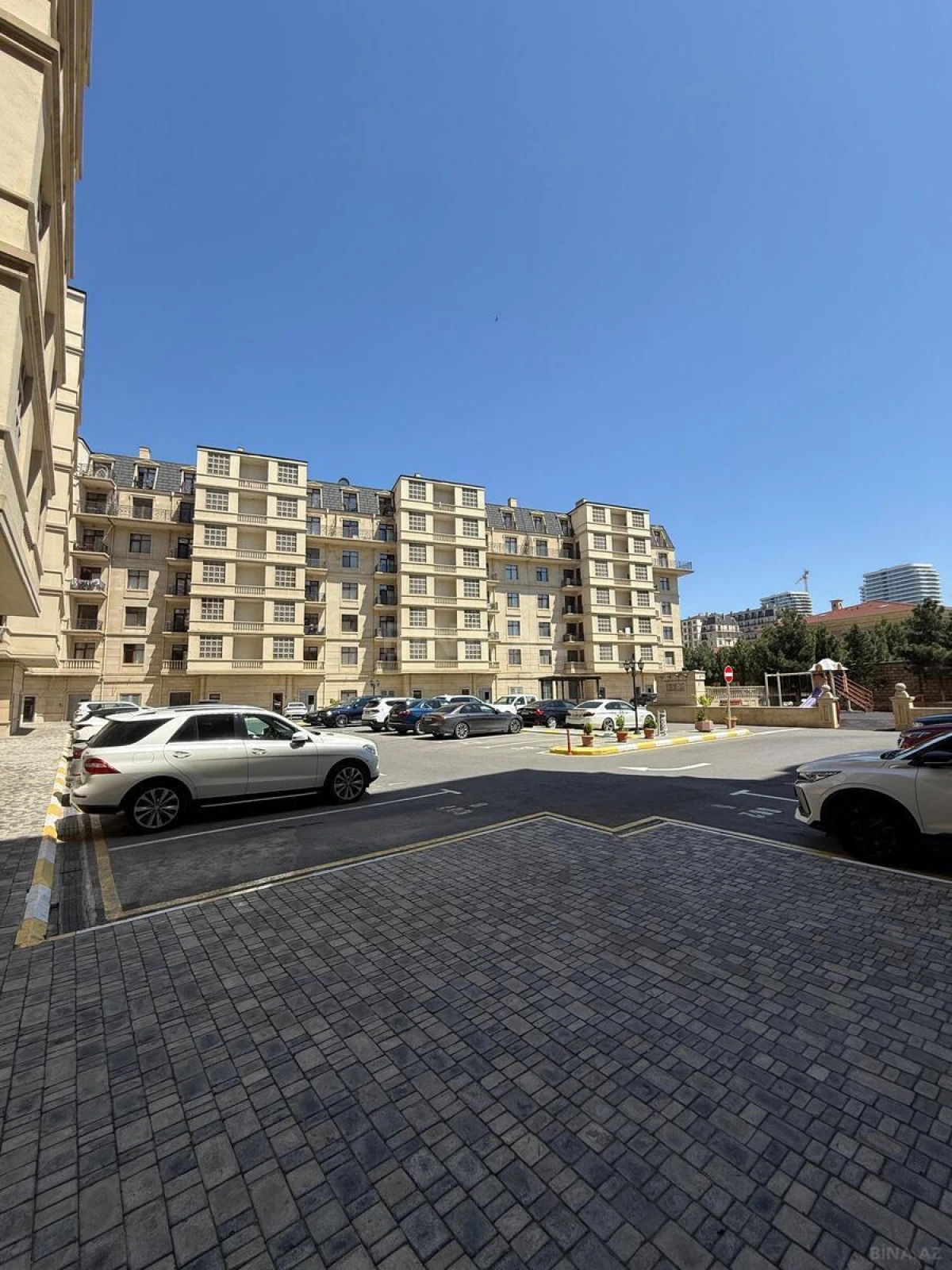 Kirayə verilir 3 otaqlı mənzil 125 m²
