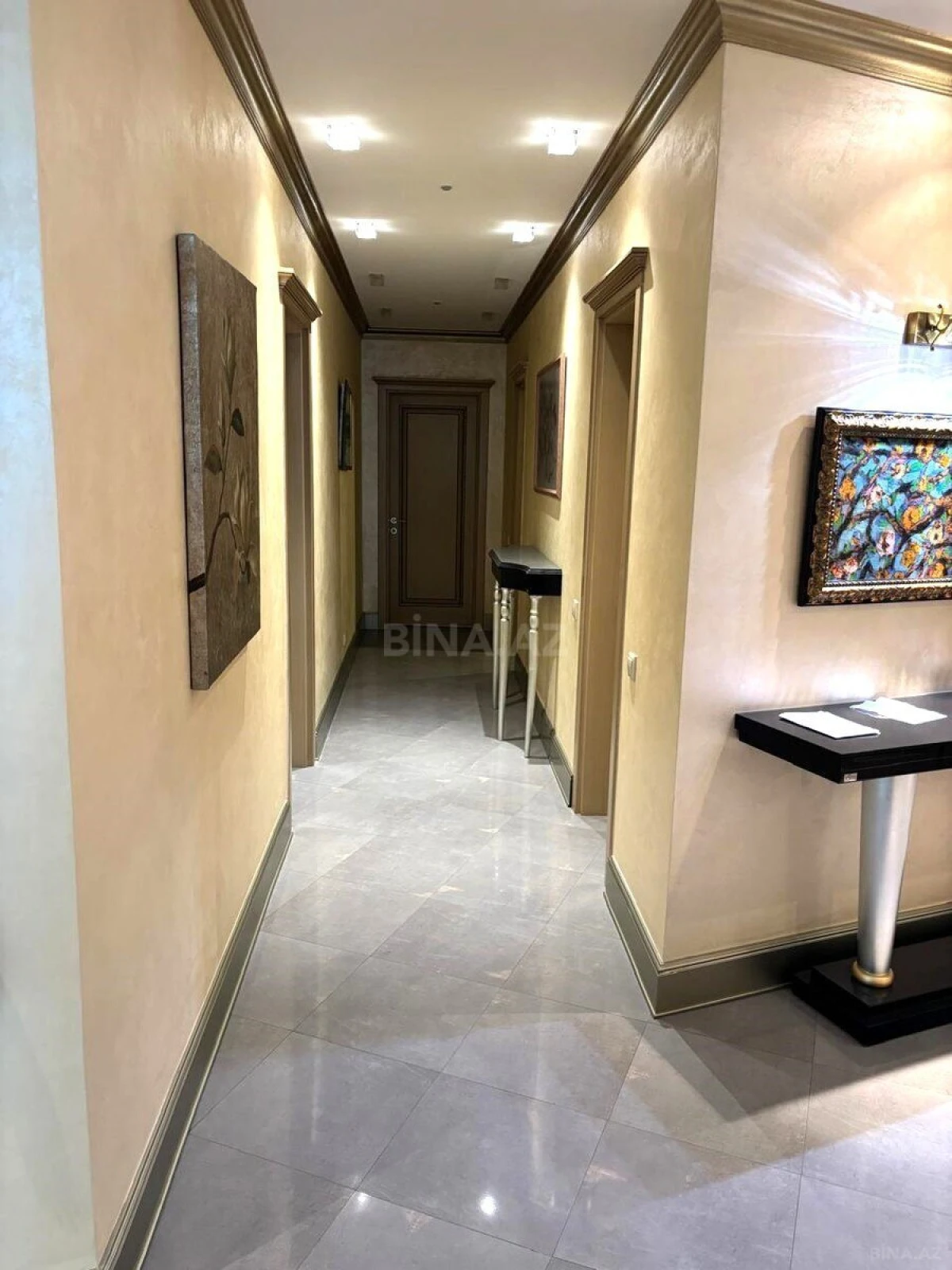 Kirayə verilir 3 otaqlı mənzil 170 m²
