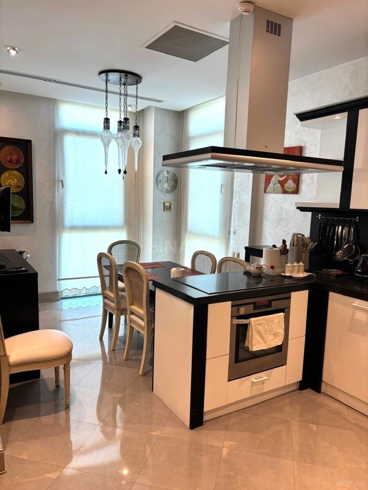 Kirayə verilir 3 otaqlı mənzil 170 m²