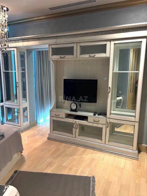 Kirayə verilir 3 otaqlı mənzil 170 m²