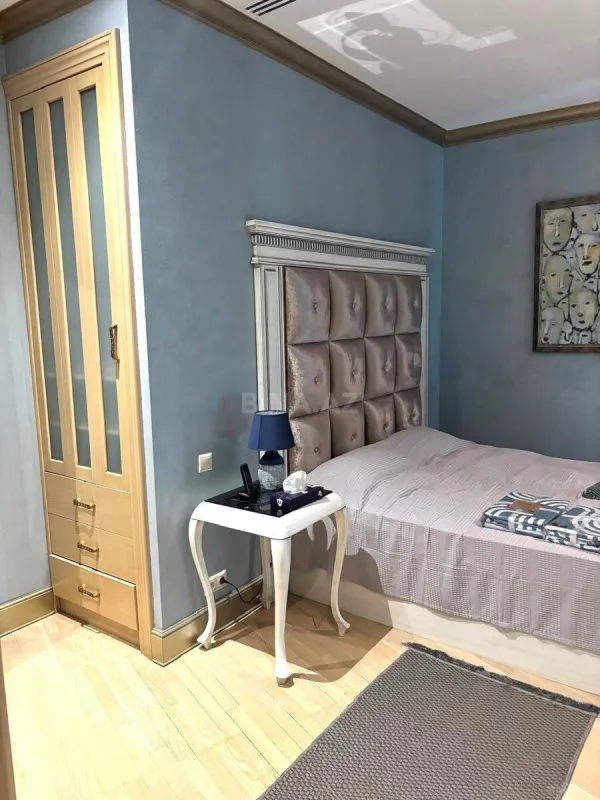 Kirayə verilir 3 otaqlı mənzil 170 m²