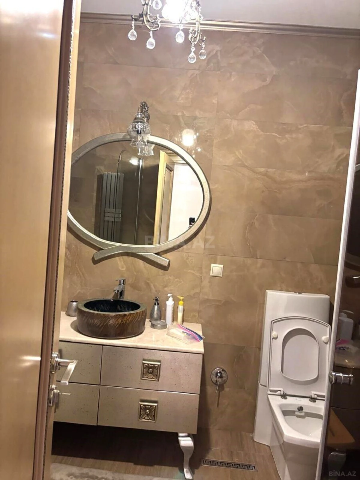 Kirayə verilir 3 otaqlı mənzil 170 m²