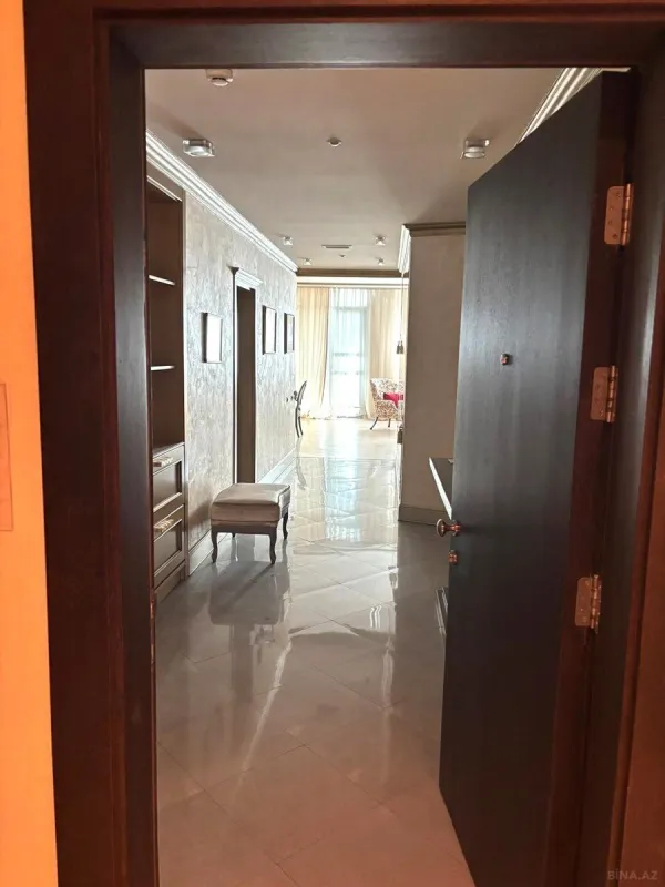 Kirayə verilir 3 otaqlı mənzil 170 m²