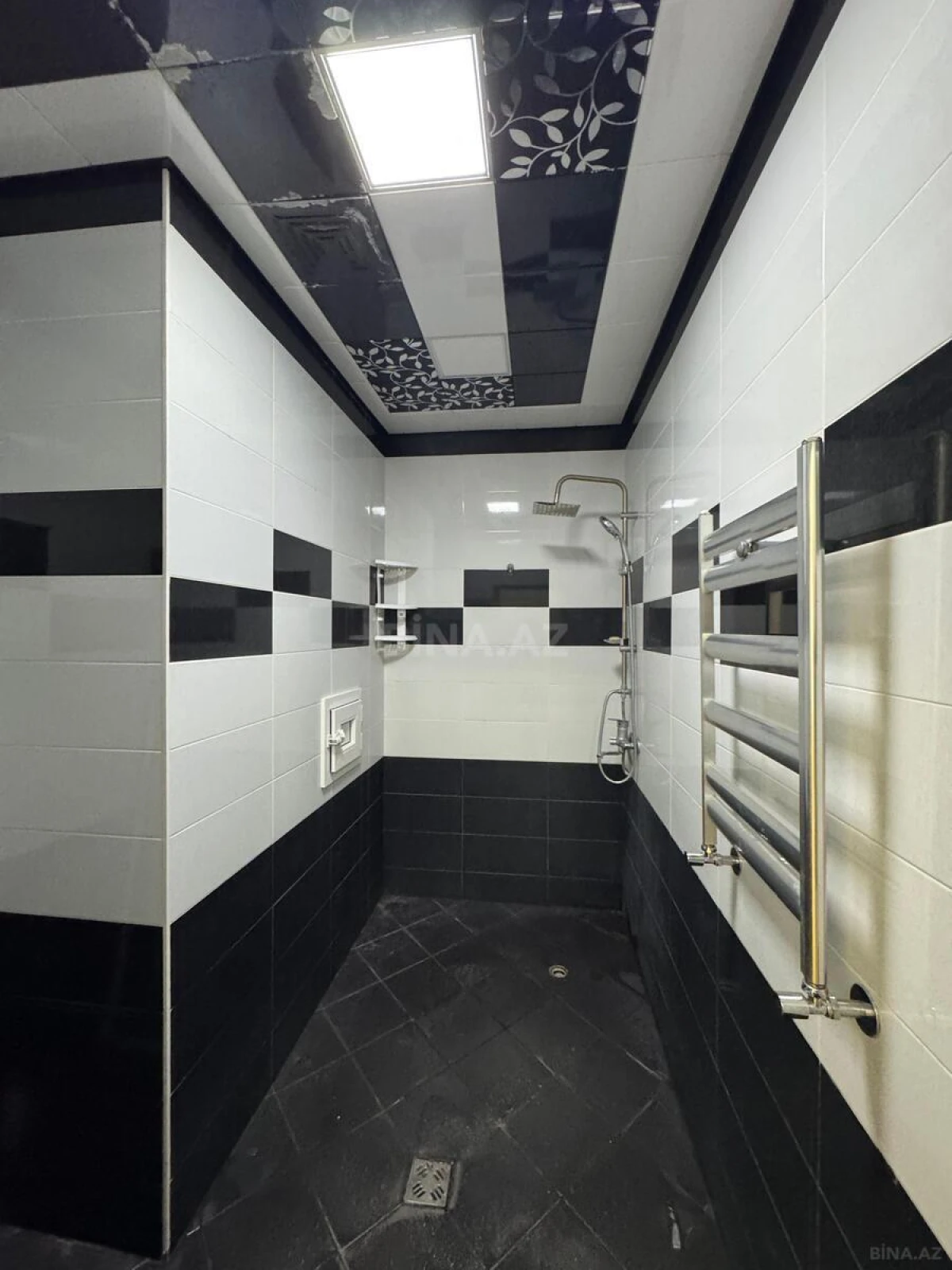 Satılır 2 otaqlı mənzil 78 m²