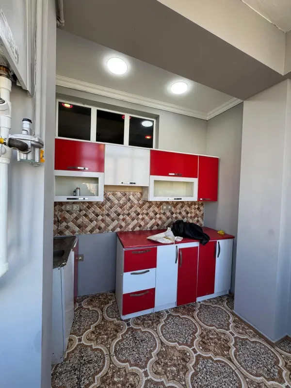 Satılır 2 otaqlı mənzil 78 m²