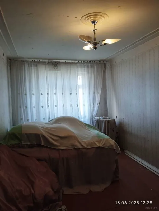 Satılır 4 otaqlı mənzil 100 m²