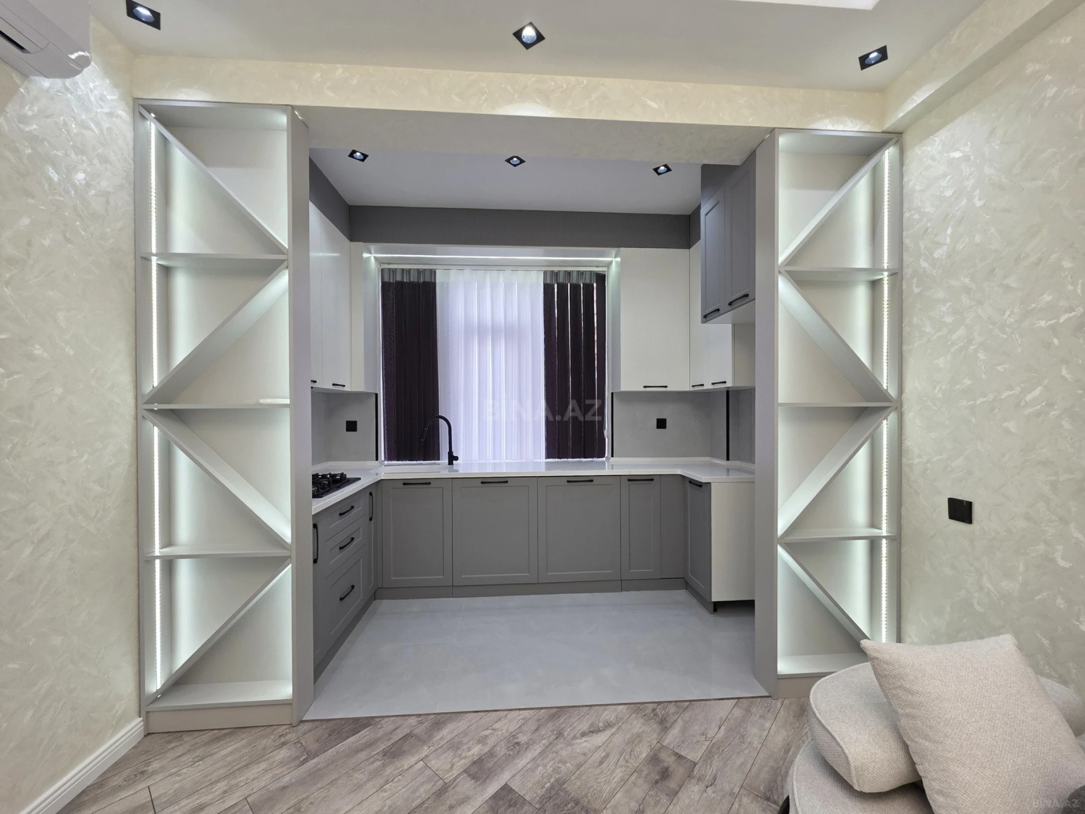 Satılır 3 otaqlı mənzil 90 m²