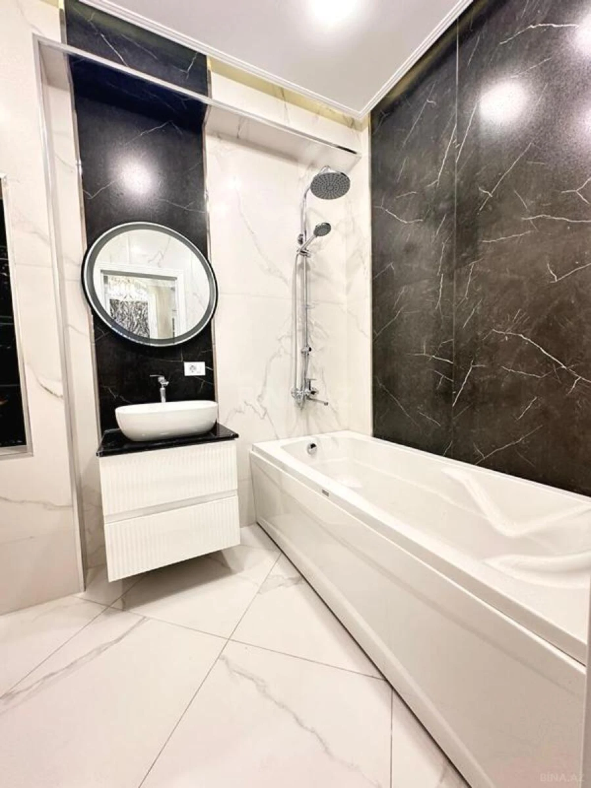 Satılır 2 otaqlı mənzil 80 m²