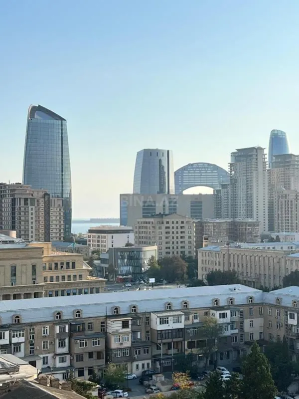 Satılır 2 otaqlı mənzil 80 m²