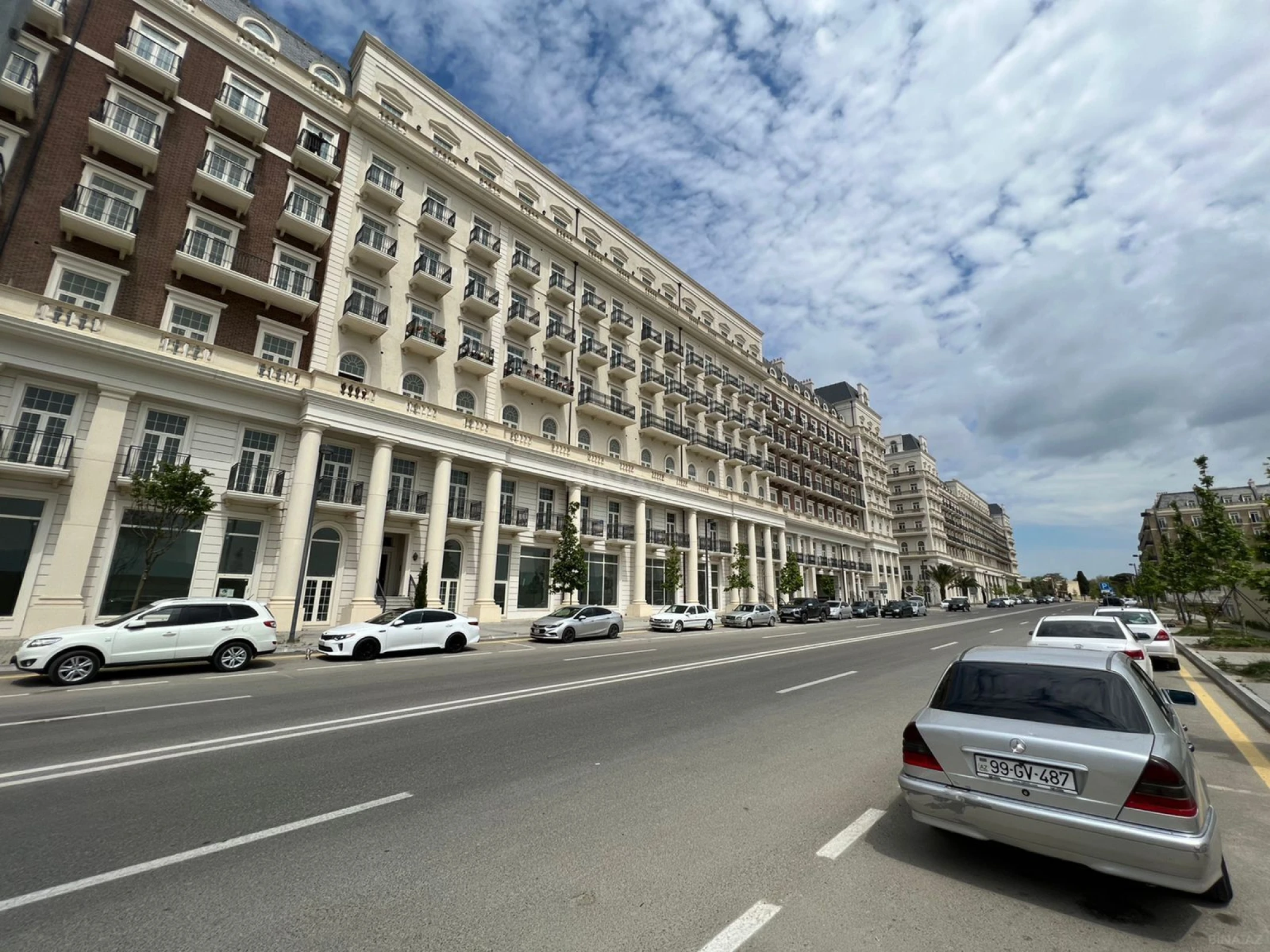 Satılır 3 otaqlı mənzil 103 m²