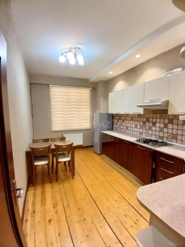Satılır 2 otaqlı mənzil 102 m²