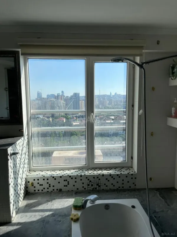 Kirayə verilir 3 otaqlı mənzil 137 m²