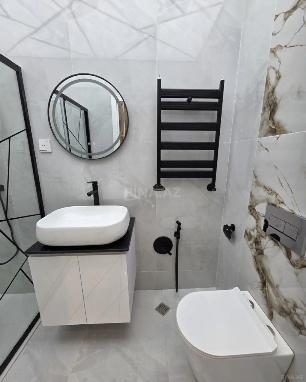 Satılır 2 otaqlı mənzil 70 m²