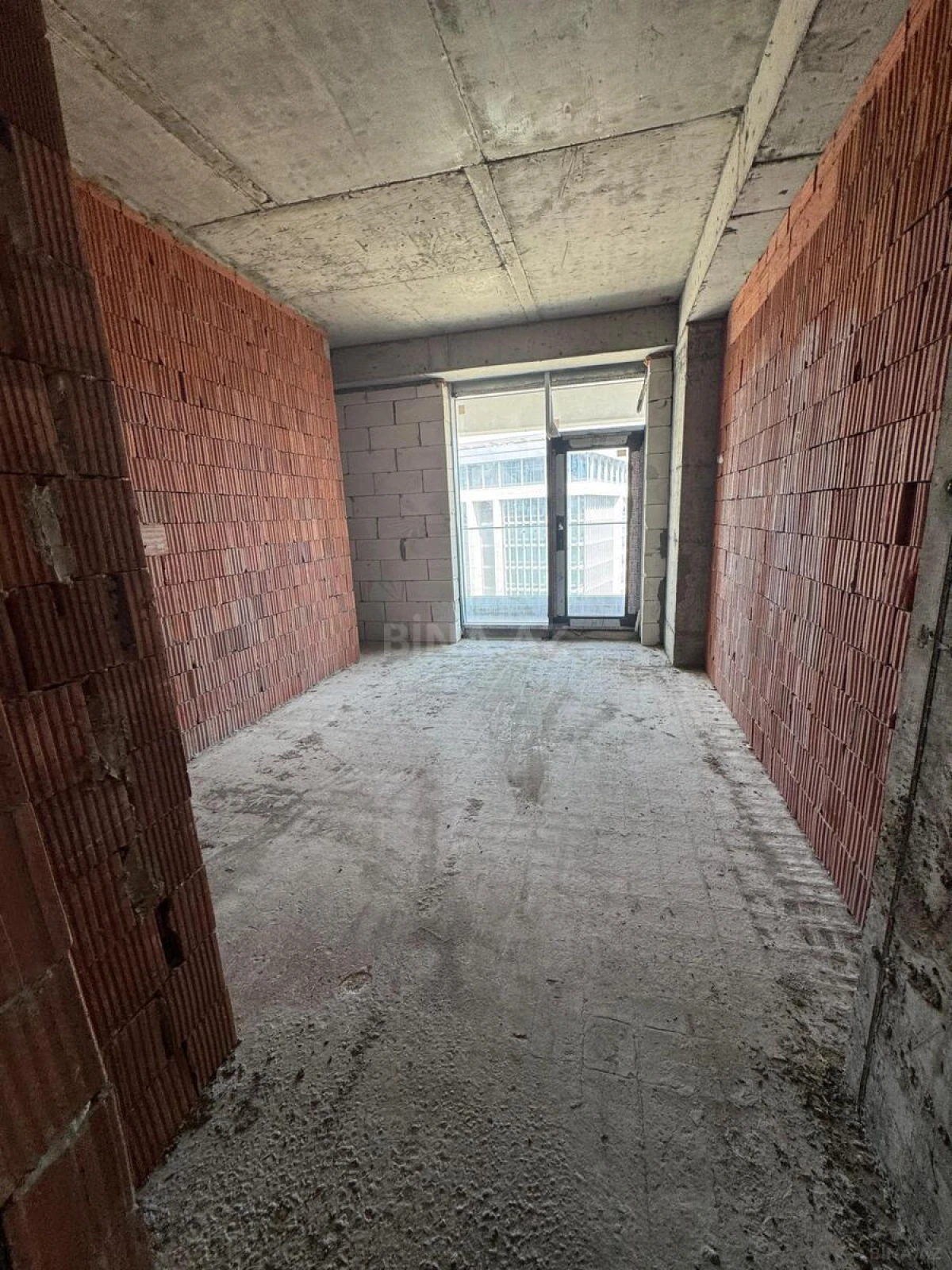 Satılır 4 otaqlı mənzil 224 m²