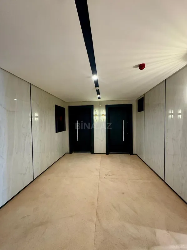 Satılır 4 otaqlı mənzil 224 m²