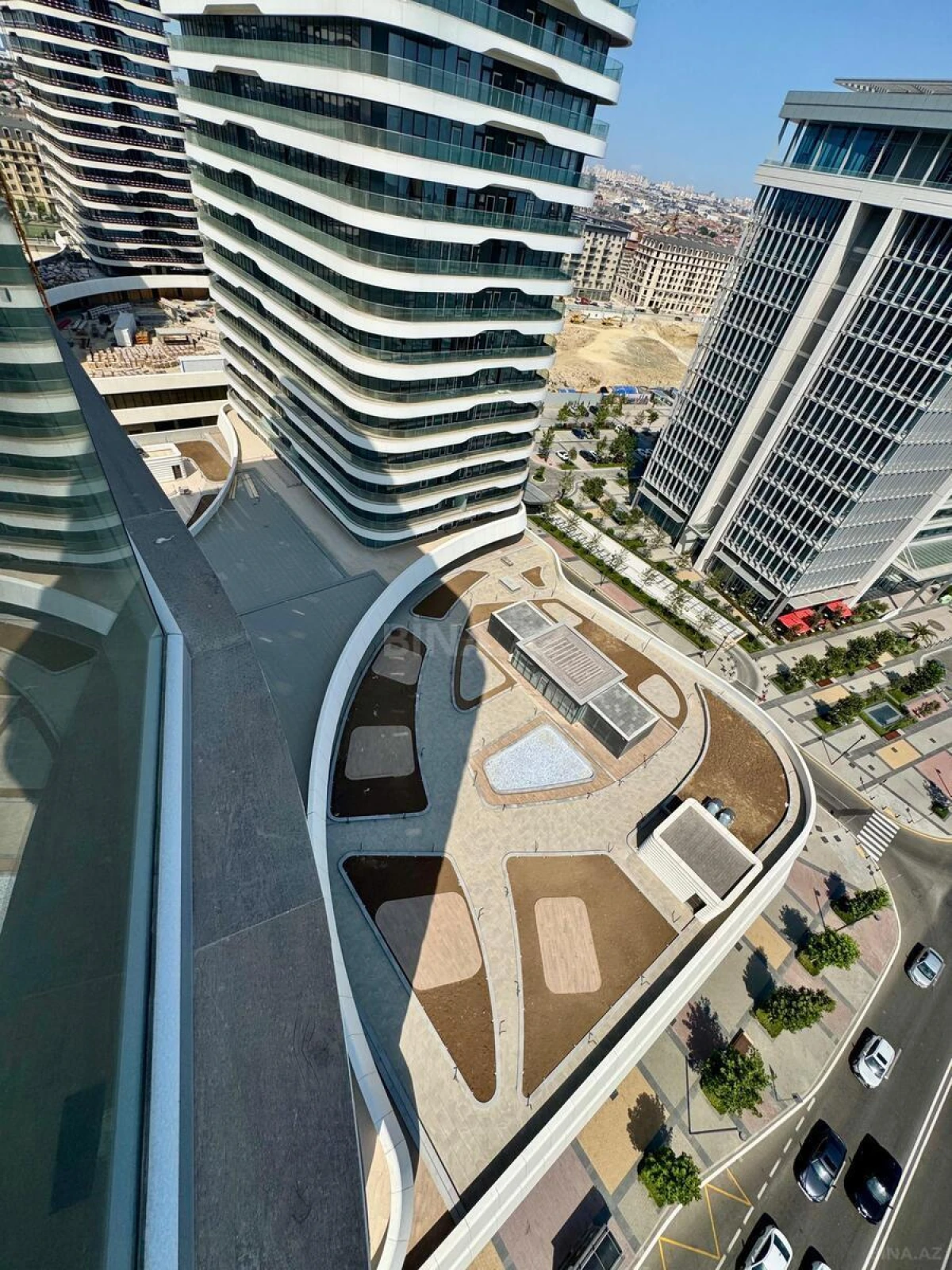 Satılır 4 otaqlı mənzil 224 m²