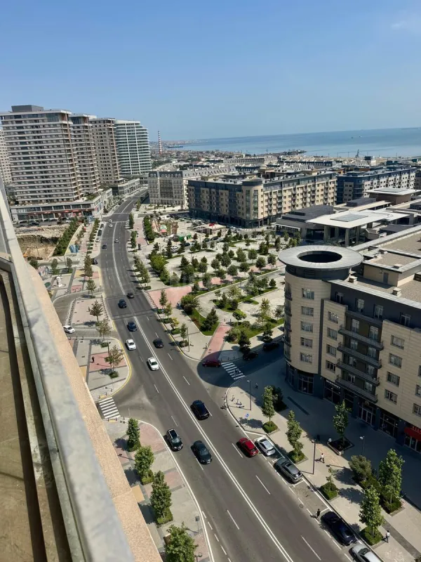 Satılır 4 otaqlı mənzil 224 m²