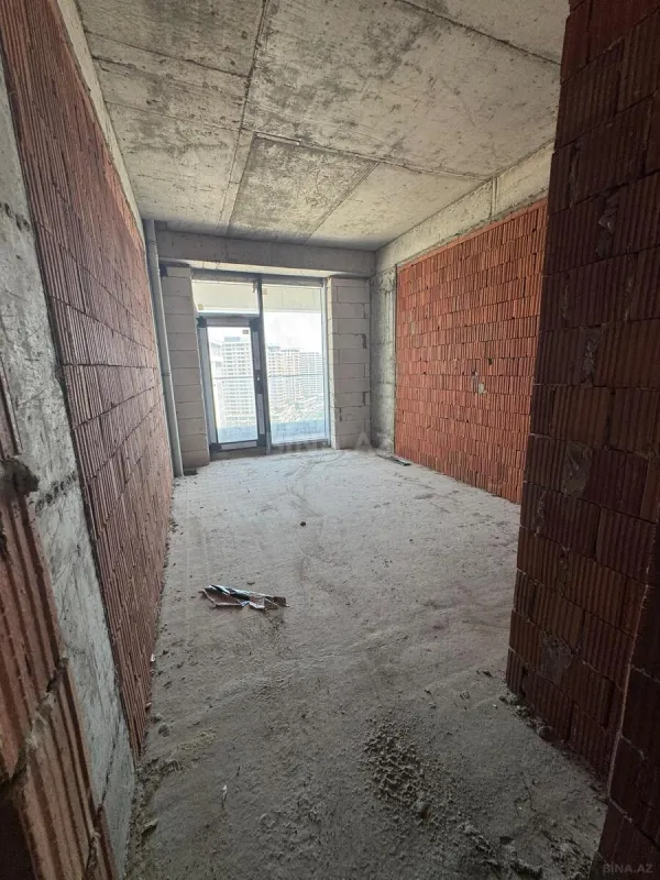 Satılır 4 otaqlı mənzil 224 m²