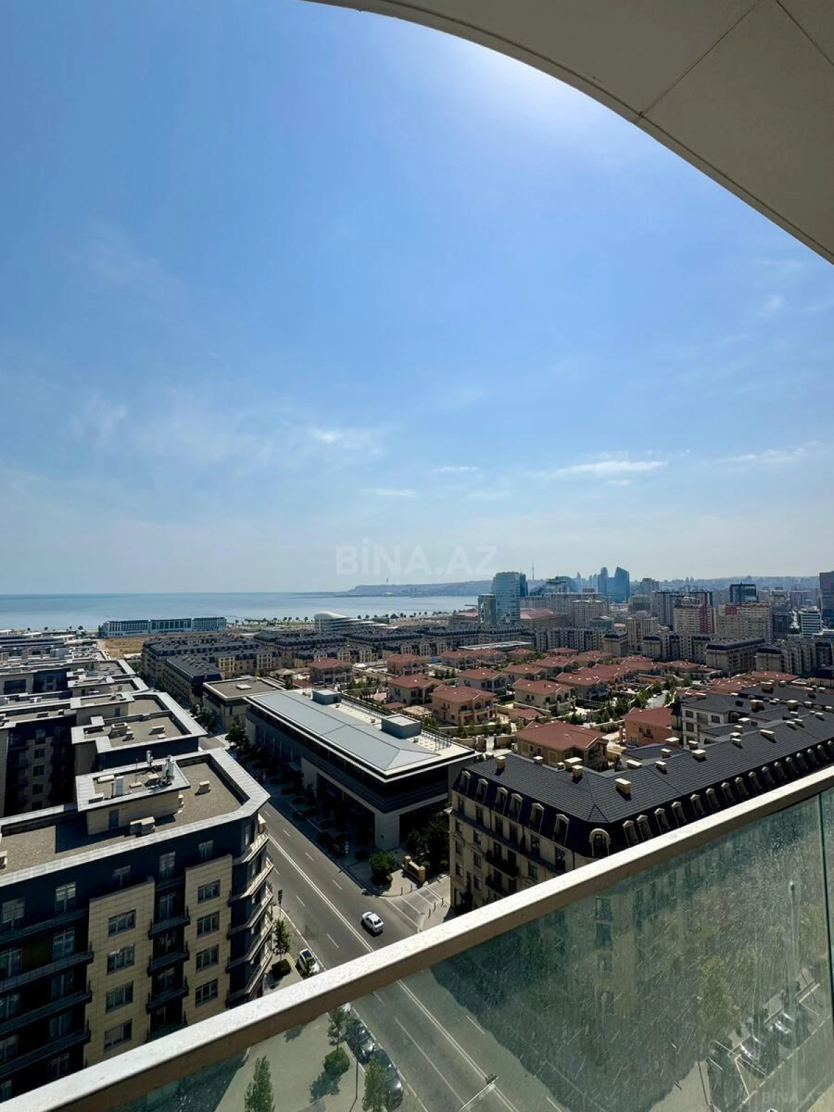 Satılır 4 otaqlı mənzil 224 m²