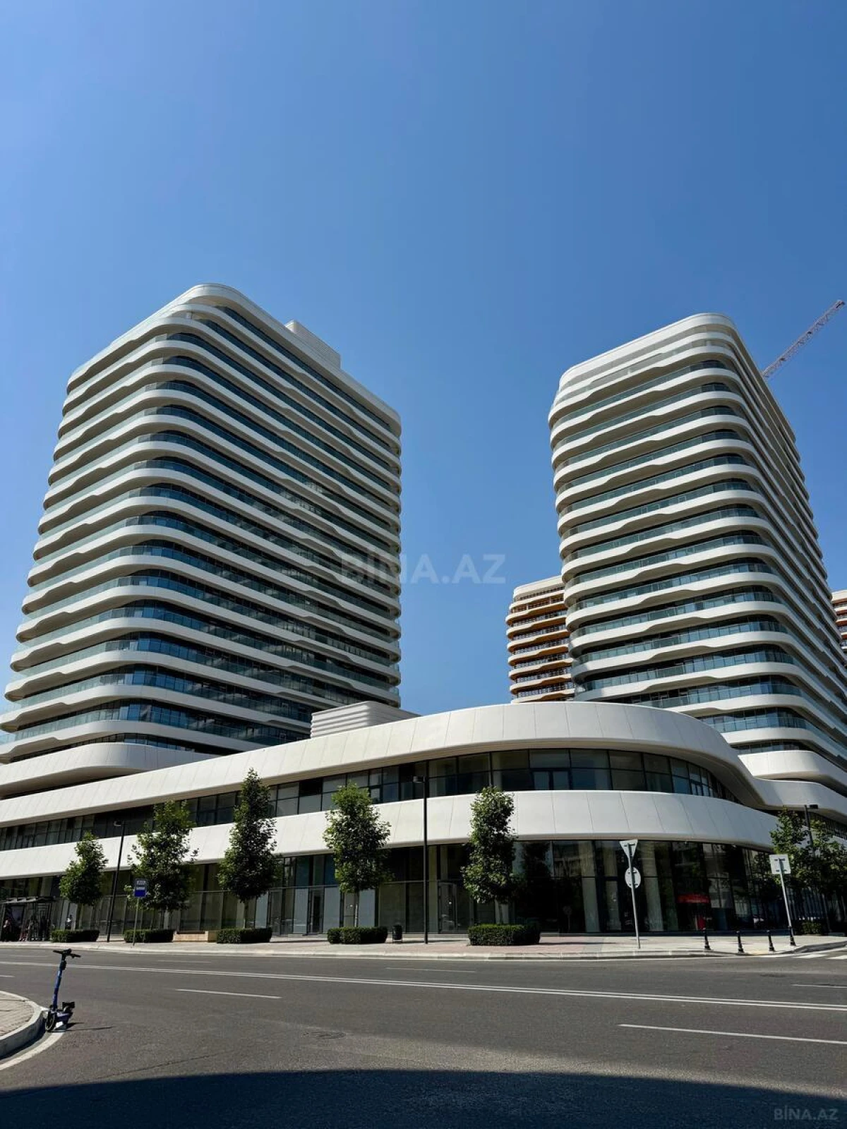 Satılır 4 otaqlı mənzil 224 m²