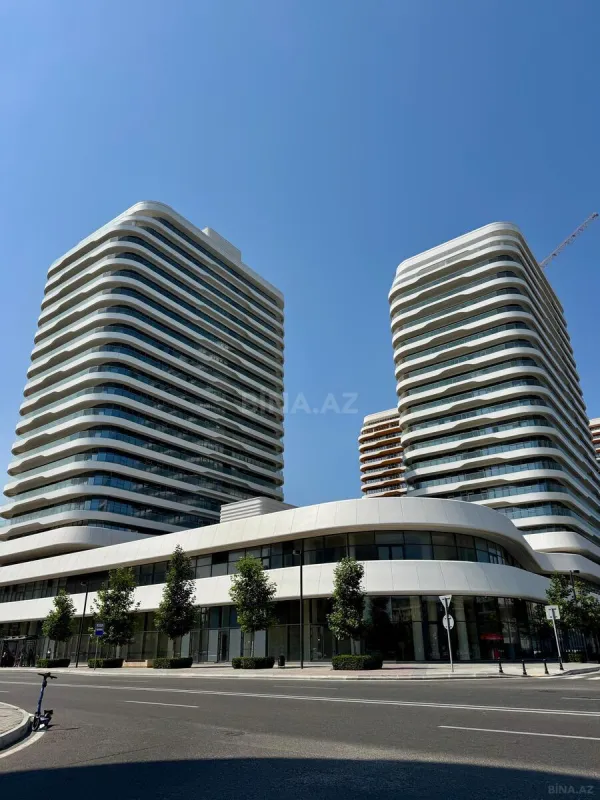 Satılır 4 otaqlı mənzil 224 m²