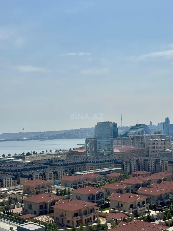 Satılır 4 otaqlı mənzil 224 m²