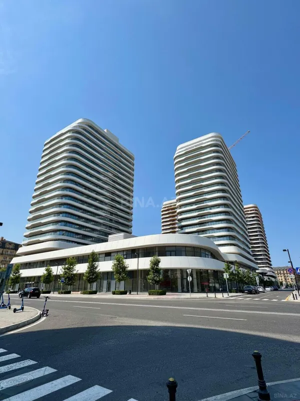 Satılır 4 otaqlı mənzil 224 m²