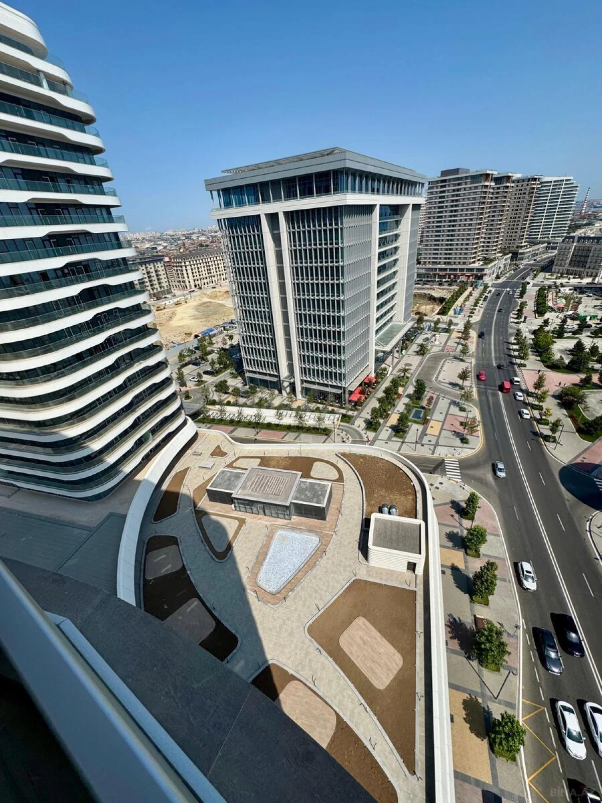 Satılır 4 otaqlı mənzil 224 m²