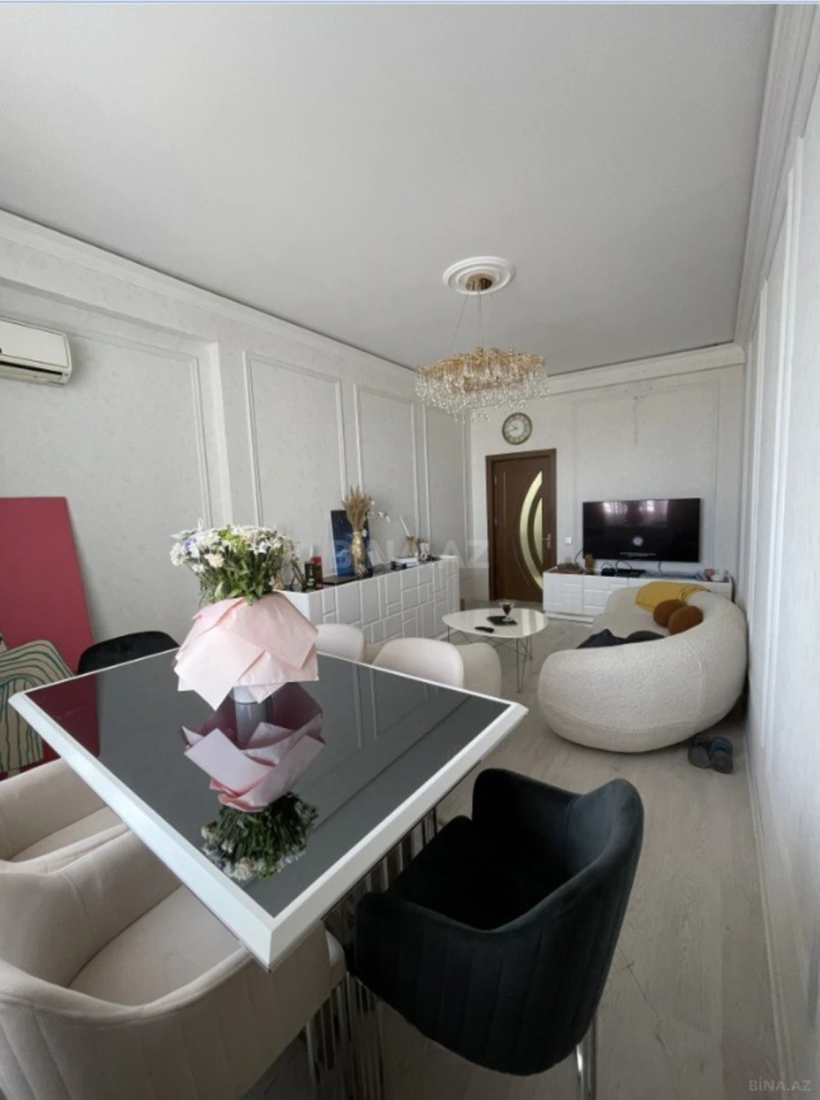 Satılır 2 otaqlı mənzil 74 m²