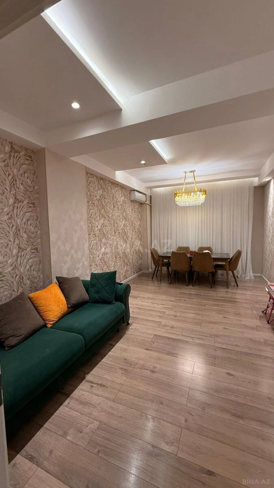 Satılır 2 otaqlı mənzil 77 m²