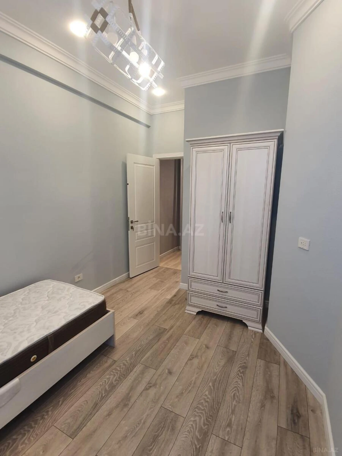 Kirayə verilir 3 otaqlı mənzil 95 m²