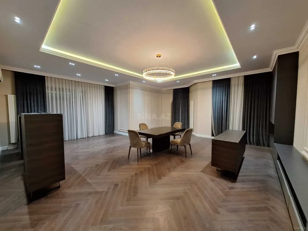 Satılır 4 otaqlı mənzil 235 m²