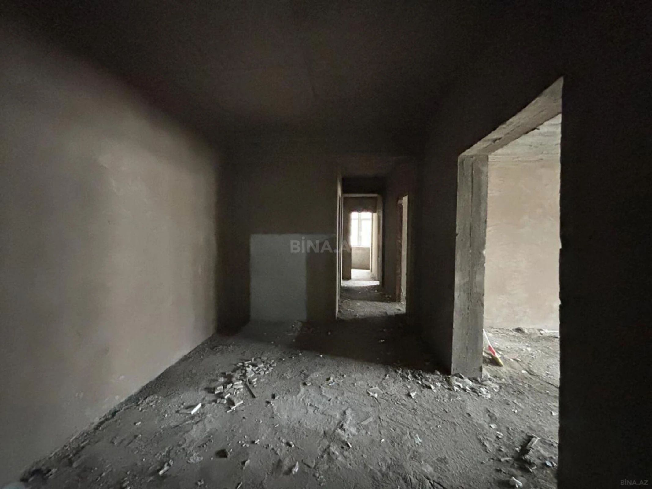 Satılır 4 otaqlı mənzil 155 m²