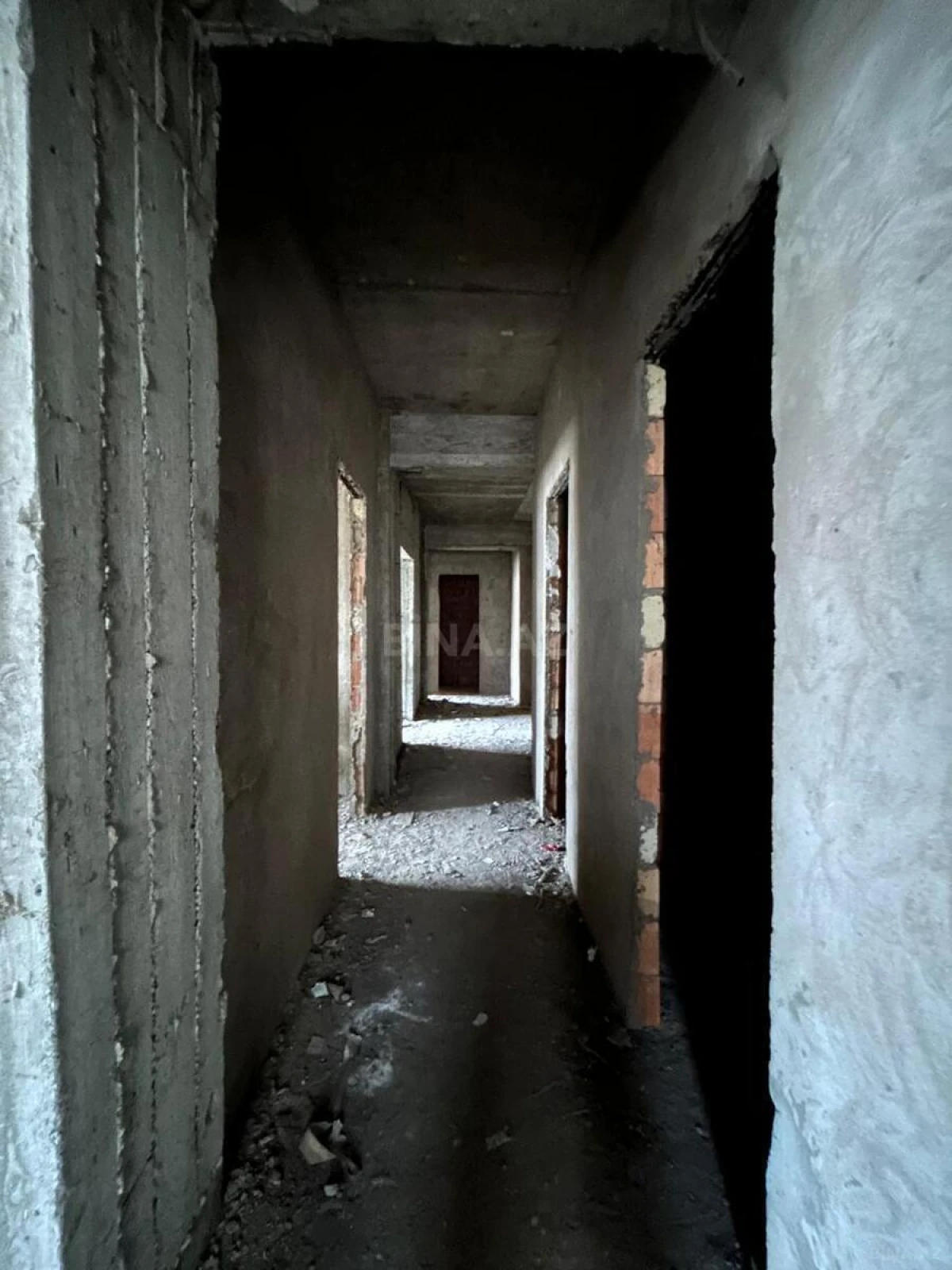 Satılır 4 otaqlı mənzil 155 m²