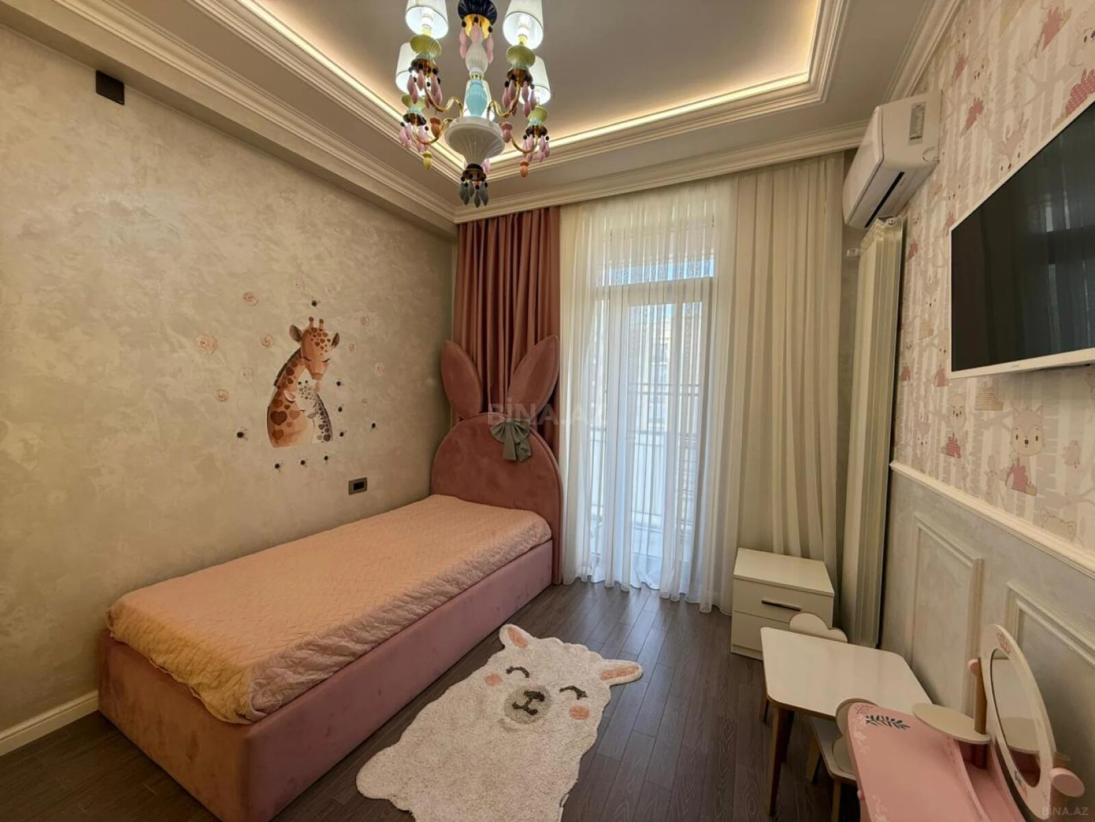 Satılır 4 otaqlı mənzil 130 m²