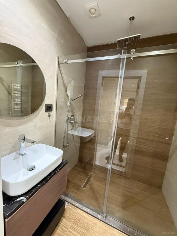 Satılır 4 otaqlı mənzil 130 m²