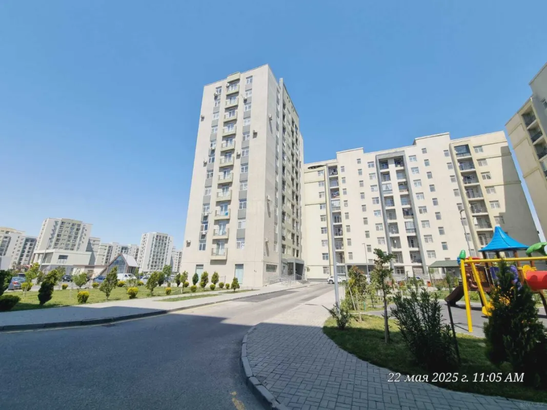 Satılır 4 otaqlı mənzil 130 m²