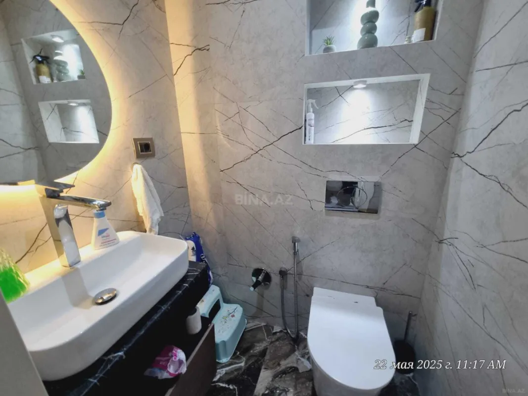 Satılır 4 otaqlı mənzil 130 m²