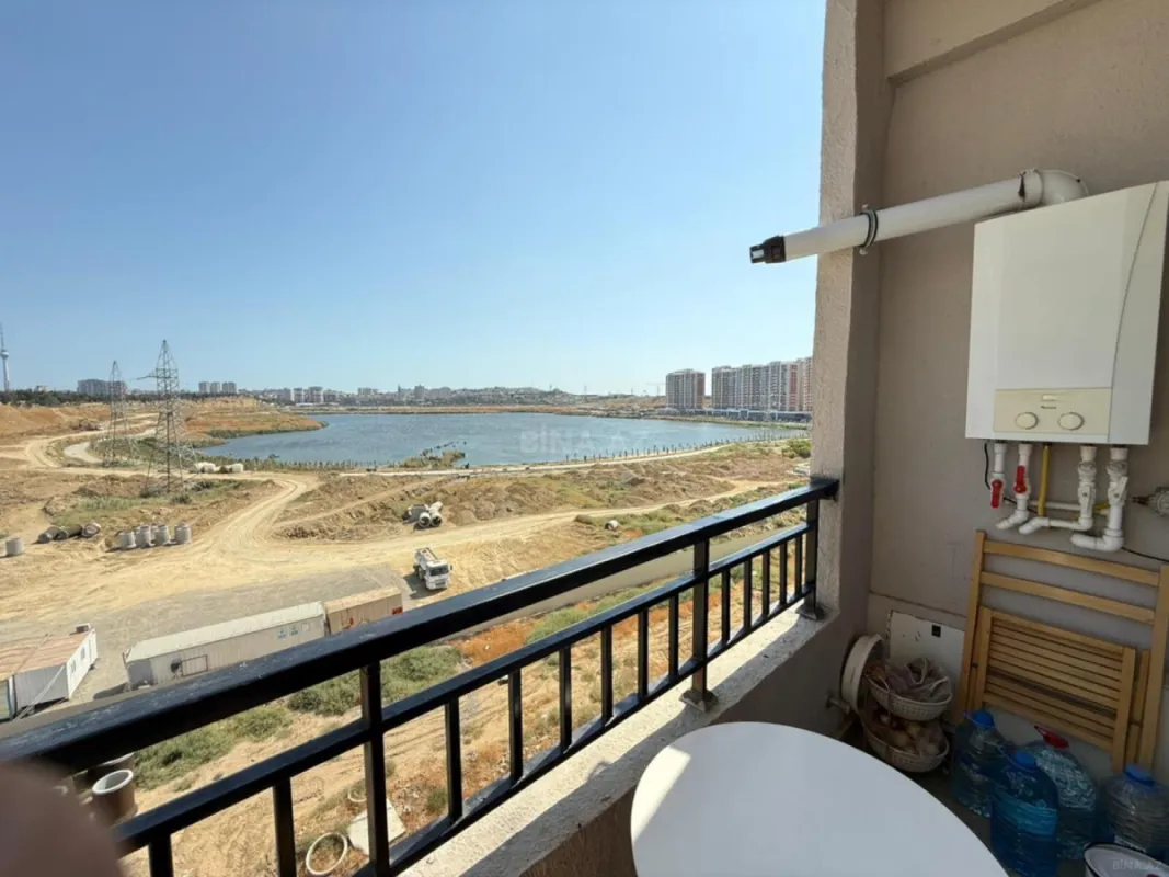 Satılır 4 otaqlı mənzil 130 m²