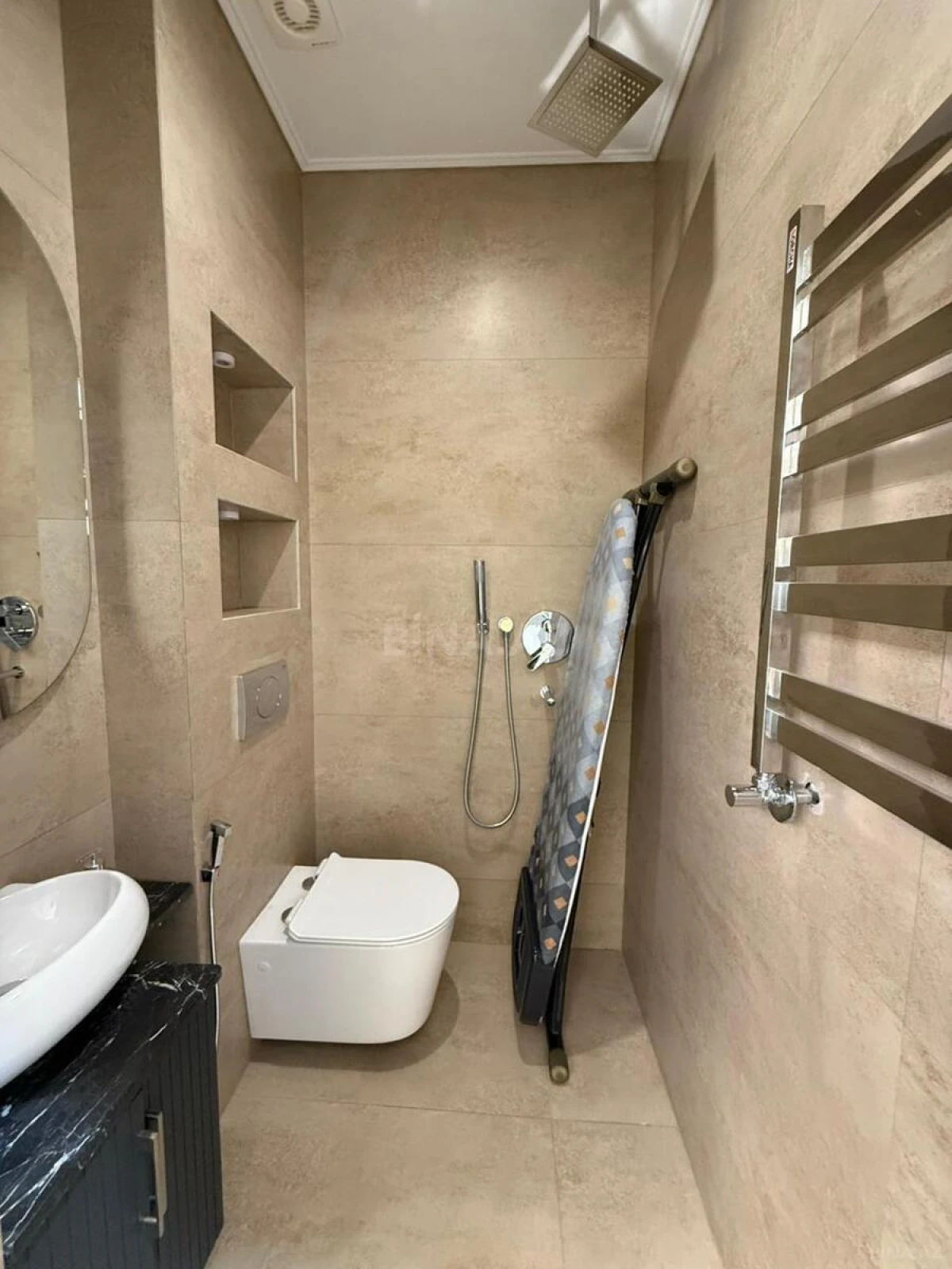 Satılır 4 otaqlı mənzil 130 m²