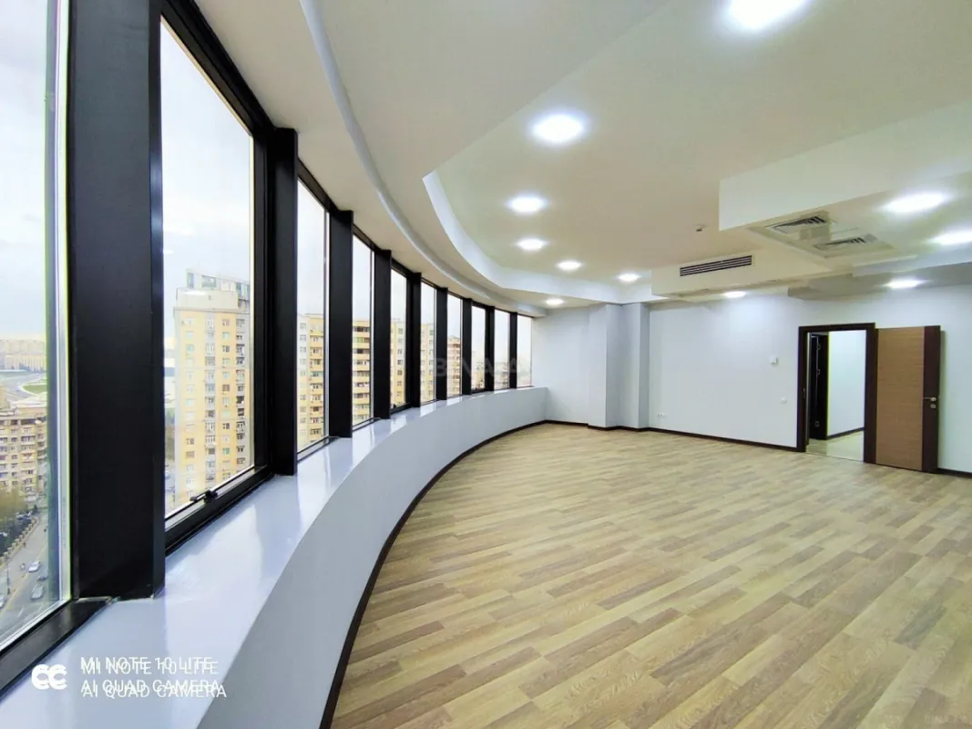 Kirayə verilir 5 otaqlı ofis 232 m²