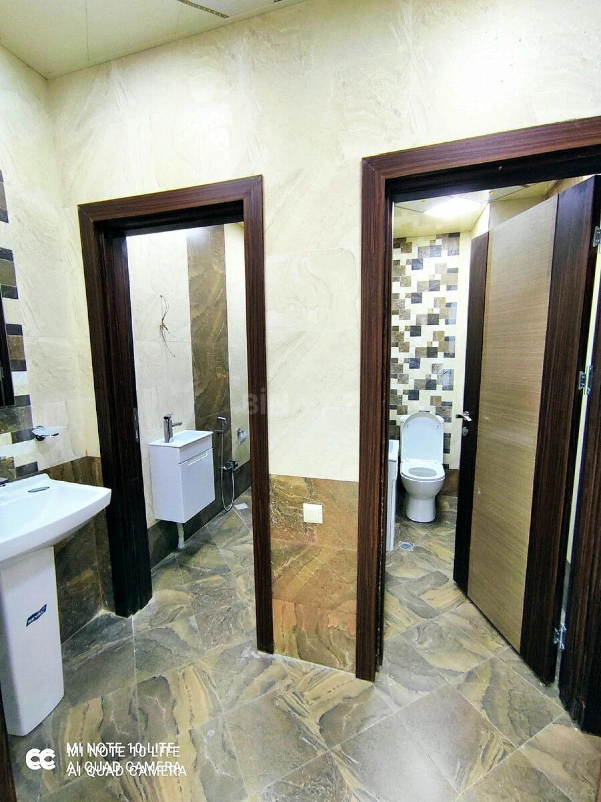 Kirayə verilir 5 otaqlı ofis 232 m²