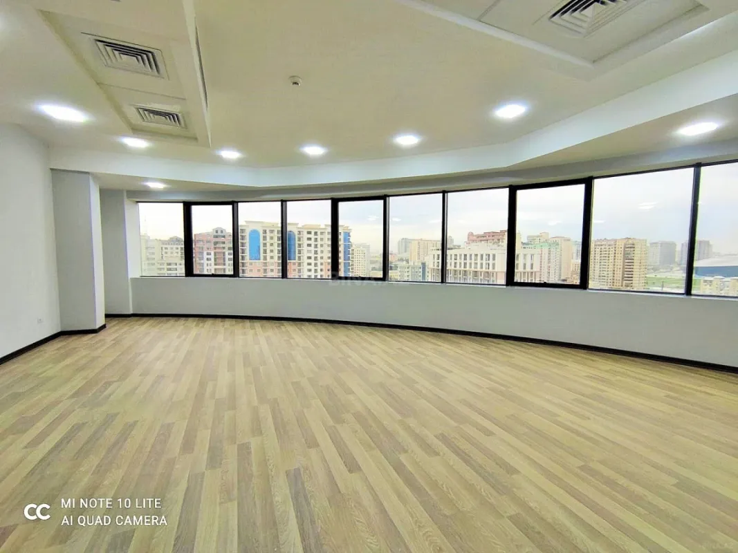 Kirayə verilir 5 otaqlı ofis 232 m²