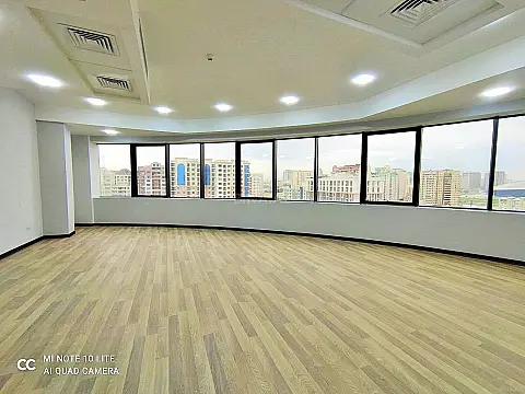 Kirayə verilir 5 otaqlı ofis 232 m²