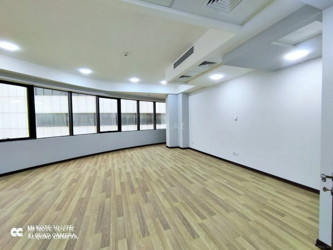 Kirayə verilir 5 otaqlı ofis 232 m²