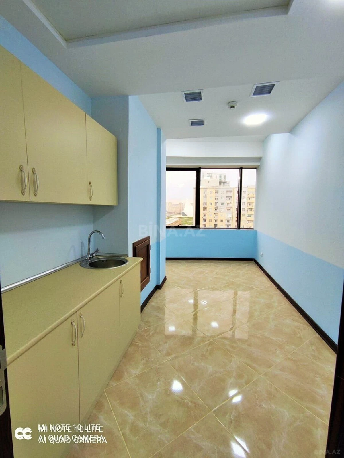 Kirayə verilir 5 otaqlı ofis 232 m²