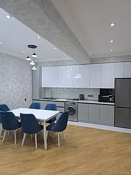Kirayə verilir 2 otaqlı mənzil 60 m²