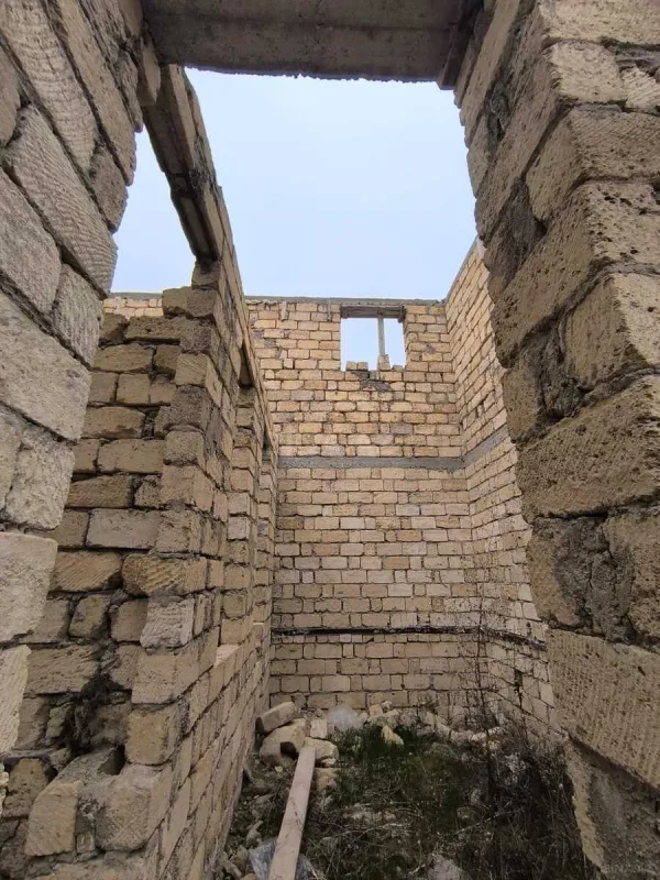 Satılır 4 otaqlı həyət evi 140 m²