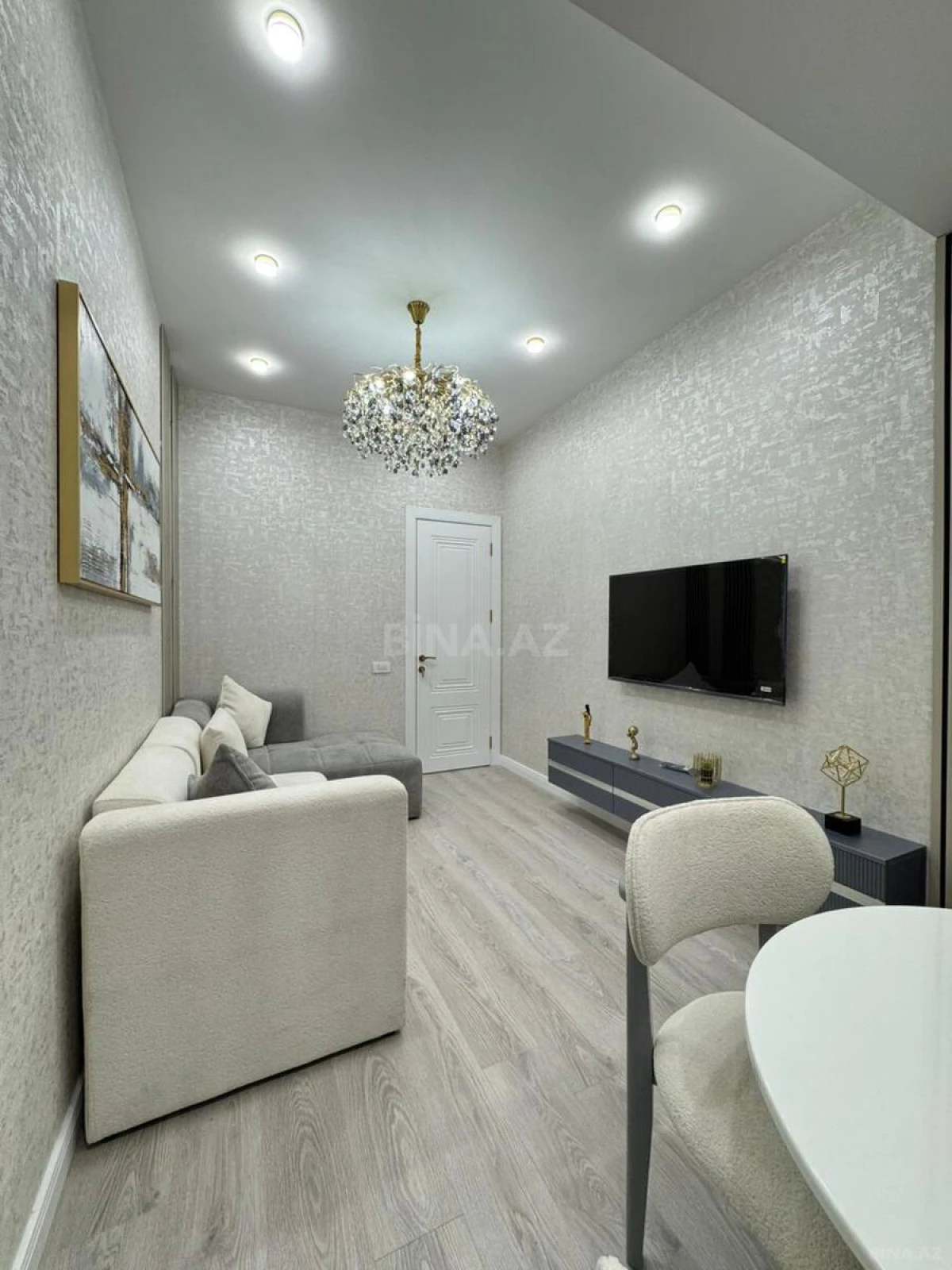Satılır 2 otaqlı mənzil 61 m²
