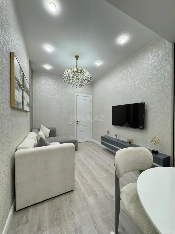 Satılır 2 otaqlı mənzil 61 m²